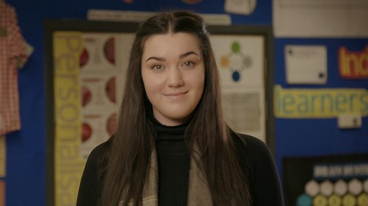 How to become a Maths teacher: Dina's story - BBC Bitesize