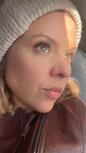 Ali Liebert on Instagram: "Life has been a beautiful whirlwind so catching up...on my quickie LA/PS trip! 🌴 Highlights: seeing a bunch of sweet pals, @dgcbctalent Directors in LA and a stop off in Palm Springs to honor @jonathandbennett and his ⭐️!"