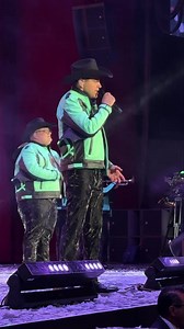 197K views · 4.7K reactions | 勞Vaya conciertazo que acabamos de vivir con Banda Pequeños Musical. Sin palabras por la emoción y por todo lo que hemos cantado. Esperemos que vuelvan muy pronto | Auditorio Nacional | Facebook