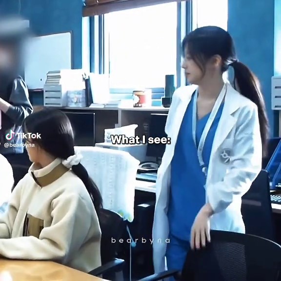 Go Yoon Jung's Attractive Gestures in Film Scenes