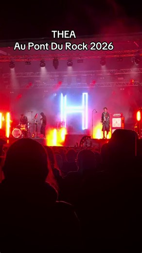 THEA ont mis le feu 🔥 Au Pont Du Rock 2026 @TheaOfficial_ @Festival Au Pont Du Rock #thea #concertbzh #aupontdurock #2026 #theaofficial_