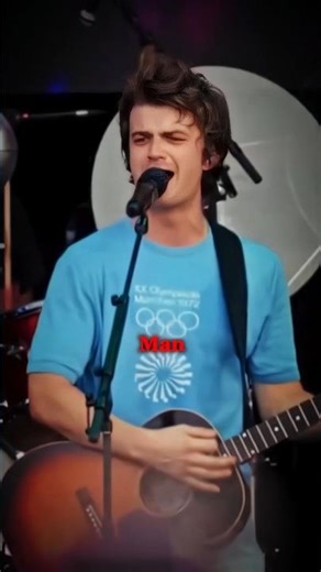 Joe Keery Gets the Entire CROWD SINGING 🎤🔥