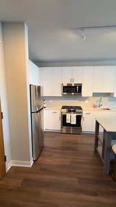 Need decor inspo for your new home at District 1860? See how one of our residents designed their A8 floor plan home with comfy furnishings, an oversized king bed and gold accents throughout ✨ | District 1860