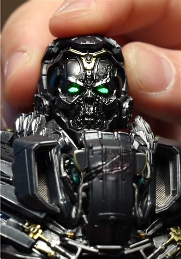 Threezero DLX Lockdown Review: Transformers Action Figure