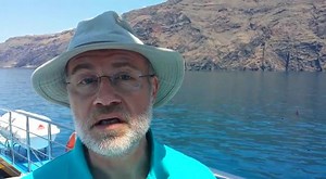 365K views · 2.6K shares | Terra X-Mann Harald Lesch über US-Präsident Donald Trumps Pläne, aus dem Klimaabkommen von Paris auszusteigen: "Mit der Natur kann man keine Deals machen!" | Terra X | Facebook