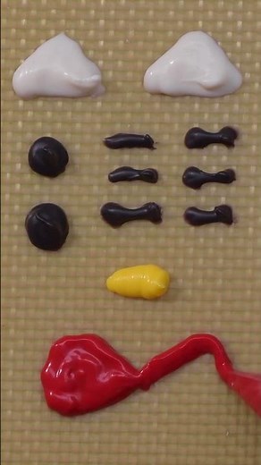 Bringing a PURR-fect twist to your sweet tooth cravings with these Hello Kitty cupcakes! 🧁🌸