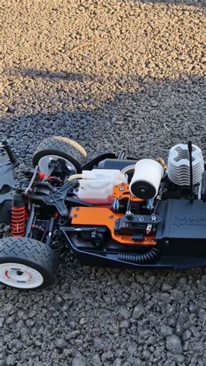 HPI WR8 tank 2