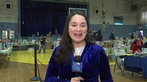 🎁 TONIGHT AT 7: Santa’s toy shop is opening early in Brooklyn thanks to the elves over at Catholic Charities Brooklyn and Queens are giving parents a sneak peek at the work of the master toy maker. Katie Vasquez is there as parents prep to deliver some holiday magic themselves this Christmas. | Currents News