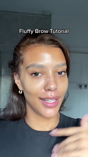 Replying to @Crystal Bee 🐝🔮 fluffy brow routine 💗 #fluffybrowtutorial #browtutorialforbeginners #browturtorial #easybrowroutine #bushybrows #easybrowtutorial