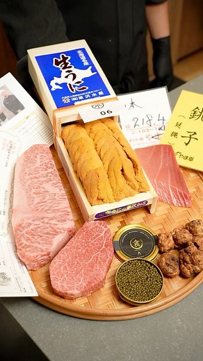 salt_hank on Instagram: "Full menu below: Otoro Nigiri Lobster Roll Wagyu Tartar Wagyu Philly Cheesesteak Nashville Hot Chicken and Waffles Black Pepper King Crab Filet-o-fish Uni Bucatini Milk & Cookies Cinnamon Toast Crunch French Toast Cap’n Crunch Ice Cream Sando : @hectoroni.gomezoni"