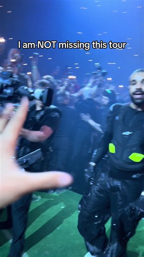 YALL DONT KNOWW #DRAKE #OVO #drakeconcert | drake concert