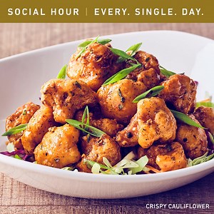 Relax and unwind every single day at Social Hour! Gather with friends and enjoy exciting small plates and irresistible cocktails. | Bonefish Grill