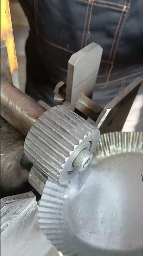 Forming a Corrugated Metal Bowl on a Beading Machine