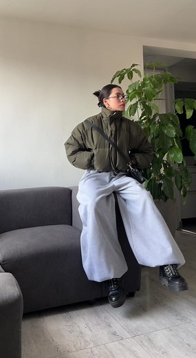Combina Tu Sudadera Gris: Estilos y Outfits Únicos