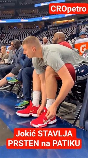 🔥❤️ Nikola Jokić puts his wedding ring on his sneaker before the game ❤️
