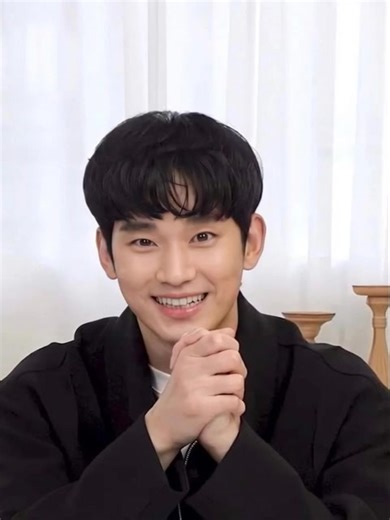 My is Kim Soo hyun I'm from South Korea 🇰🇷 honey please comment or text with your country flag #kimsoohyun