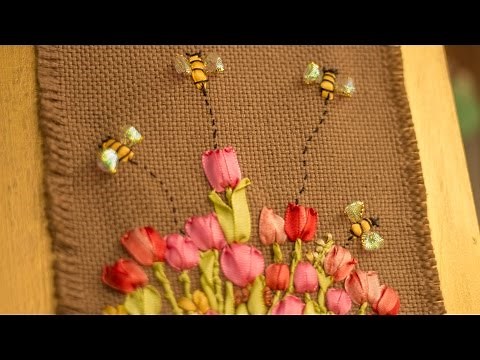 Bordado a mano + con cintas *TULIPANES Y ABEJAS* Tulips and bees embroidered on a frame