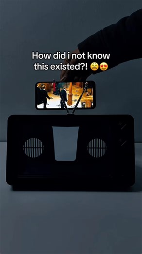 Make your phone screen feel bigger instantly. #screenmagnifier #bigscreen #phoneaccessories #christmasgiftidea This phone screen magnifier helps enlarge your display for a more comfortable viewing experience. Ideal for watching videos, reading text, and browsing social media without straining your eyes. Lightweight, foldable, and easy to use, it's a practical screen magnifier for daily phone viewing and relaxation.