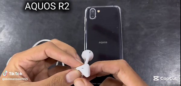 Exploring the AQUOS R2 Features and Performance