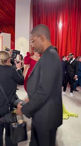 Vogue's April cover star, Cara Delevigne, and model Winnie Harlow share a sweet moment on the 2023 #Oscars red carpet. See what all your favorite stars are wearing: http://vogue.cm/8YxKg7q | Vogue