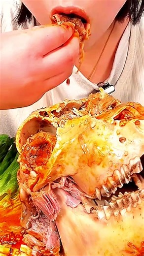 Spicy glazed mutton head feast 💥😋