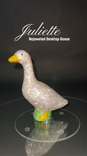 ✨SHE'S HERE✨ Gaggleville is ecstatic to welcome Juliette, our LIMITED EDITION Bejeweled Desktop Goose 💎 Only 100 available - reserve yours now: https://bit.ly/3MGmbNg #gaggleville #newgooseintown #porchgoose #desktopgoose #bejeweledgoose #bedazzledgoose #limitededitiongoose #collectiblegoose | Gaggleville Goose Get-ups