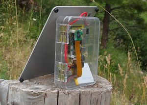 Power Your Raspberry Pi Zero From The Sun Using The Solar Pi Platter (video)