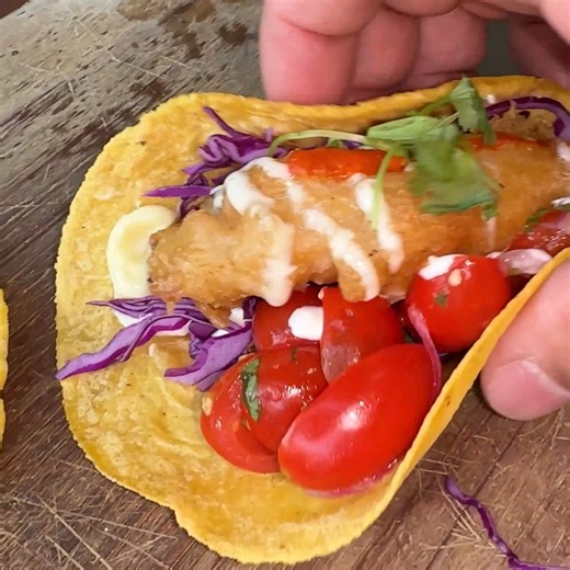 81K views · 2.3K reactions | I went to Holbox in Los Angeles to try what might be the cheapest Michelin-recognized meal in the city. Known for their incredible seafood, this market stall punches way above its price point. In this video, I’ll show you what I ordered, how much it cost, and whether this spot truly lives up to the hype of being one of LA’s most affordable Michelin-approved meals. #LosAngelesFood #CheapEats #LAEats #MichelinGuide #HiddenGems | Strictly Dumpling | Facebook