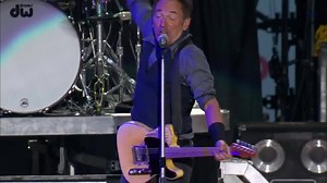 JUMP! Highlight from Dallas: this is a great rock song! | Bruce Springsteen