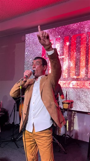 Live Wedding Band Performance Highlights