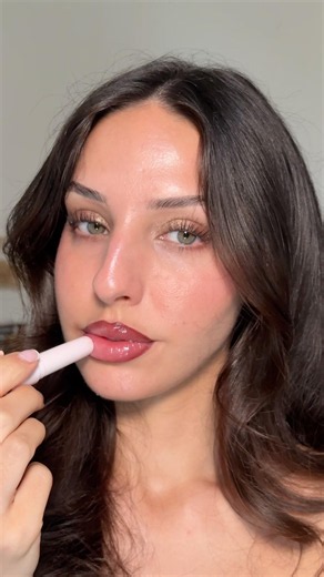Sparkly lips ✨ Mac squirt plumping gloss stick “Ruby sparks” #makeup #gloss #lipgloss #beauty #mac