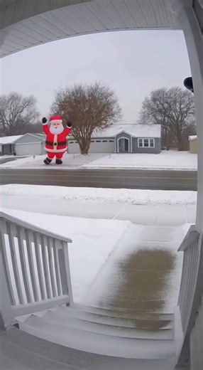 Strong Wind Makes Santa Float Far Away! | StorIRL