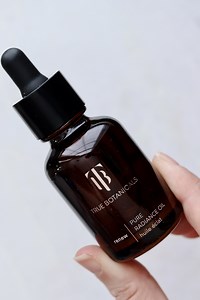 My Honest Review of the True Botanicals Renew Pure Radiance Oil