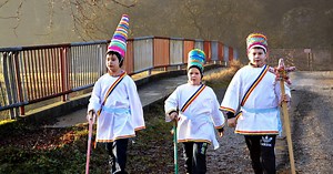 Tradițiile de ieri, păstrate și azi în Bihor: Cu corinda din casă-n casă VIDEO