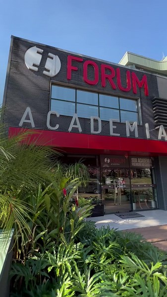 Não deixe de treinar nos dias de calor. Vem pra FORUM! ☀️ 💪 Contamos com uma estrutura preparada para oferecer o melhor desempenho em todas as estações do ano com ambientes climatizados, vestiários equipados e um estacionamento coberto exclusivo para alunos da academia. Seu treino não pode parar. Venha viver essa experiência PREMIUM na FORUM. #ForumAcademia #Forum #academia #fitness #bemestar #cwb #curitiba #premium #cabral #saúde #treino #exercícios #gympass