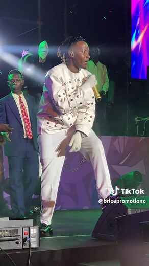 Feffe Bussi performing live on his Concert #feffebussi #feffebussiliveinconcert #feffebussiconcert #happeningnow #live #bricepromotionz