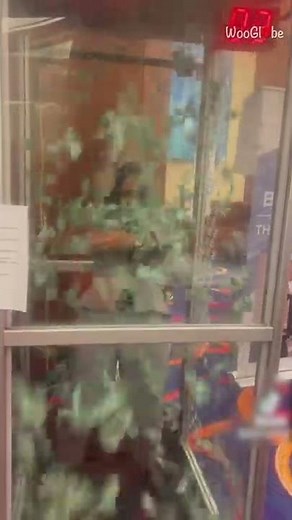 Woman Step Inside The 'MONEY BLOWING' Machine and Makes it BIG || WooGlobe