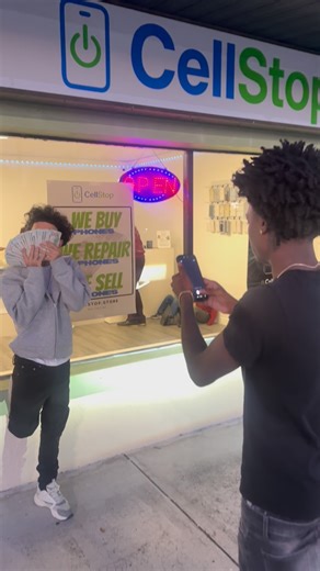 inv c3 👁️‍🗨️ on Instagram: "pov: how 🥷' smack for phones #viral #skit #explorepage #comedy #relatable"