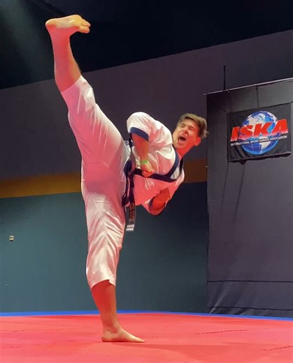 Awesome Flexibility and Kicking Ability Korean Men’s Black Belt Forms #karate #martialarts #taekwondo #usopen #naska #iska | Point Fighter Live
