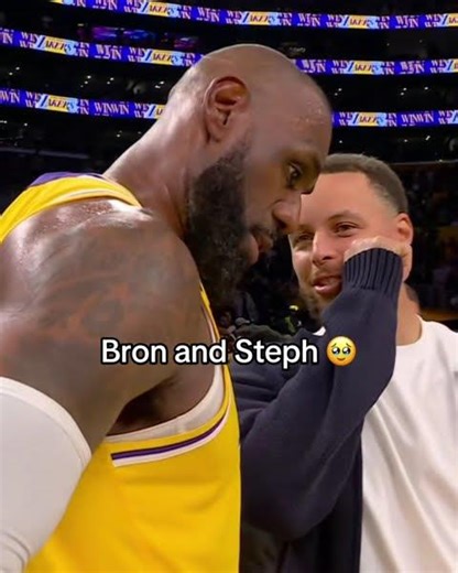 The vets catching up 🤝