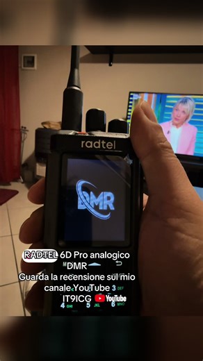 #radtel #hamradio #radioamatori #radio Guarda la recensione sul mio canale YouTube GPS e APRS 1024 Canali 2 Canali VFO 500.000 contatti globali supportano l'inserimento tramite file CSV 2000 Contatti 90 elenchi TG * 128 gruppi Crittografia ARC/AES-128/AES-256 Modalità promiscua DMR Tier1 e Tier 2 Analogico Chiamata singola, chiamata di gruppo, chiamata generale Grande display LCD a colori da 2,4 pollici Scansione dello spettro Potenza di uscita 10W per UHF/VHF Personalizza i tasti e i pulsanti d