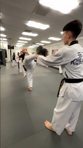 Taekwondo Kick Pad Training #taekwondo