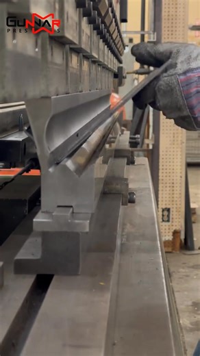 Sharp bends, clean results. A quick look at an acute punch in action— precise angles, smooth material flow, and consistent results along the full bending length. For sheet metal shops, details like tool geometry, hardness stability, and straightness make all the difference in daily production. Built for accuracy. Made for real production. #PressBrakeTooling #AcutePunch #SheetMetalBending #PrecisionBending #PressBrake #gunnarpress | Hanna Press Brake Tool