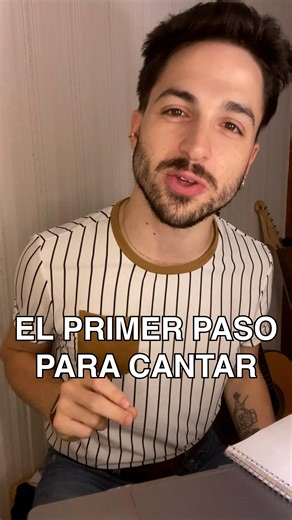 CUÁL ES EL PRIMER PASO PARA APRENDER A CANTAR . . . . . Aprender cómo cantar no es un don mágico ni algo reservado para unos pocos. En este curso vas a descubrir cómo cantar bien, cómo cantar mejor y cuál es el primer paso para aprender a cantar, incluso si sentís que “no tenés voz”. Vas a entender cómo afinar tu voz, cómo saber si sos bueno para cantar, qué hacer para aprender a cantar desde cero y cuánto tiempo se tarda en aprender a cantar bien, sin mitos ni fórmulas imposibles. Trabajamos té