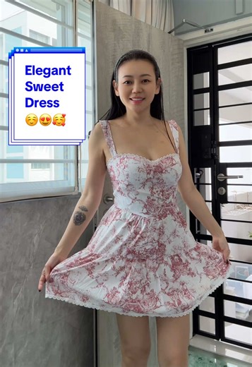 Sooooo pretty 😍🩷🩷🩷 Every details are great! 1st I love the thicker adjustable straps, thick ones sometimes hurt. 2nd, the back is stretchable so will have allowance to move. 3. The lace front design , loves the cutting and inner padding which makes my chest look fuller! 4. The V waist design which makes it looks smaller 5. The A line which allows me to eat without bulging tum tum. 6.Length is perfect, not too revealing yet looks so sophisticated 7. Print looks so atas and ladylike I am going