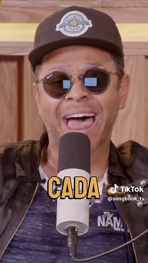 Qué chido escuchar a @Kalimba cantarle con tanto amor a su hija con una rola que dice todo. 🙌 YouTube: SongBook 🎸 Martes 9 PM #SongBook #DanyDayz #JoeDemikeli #SenseiMedia