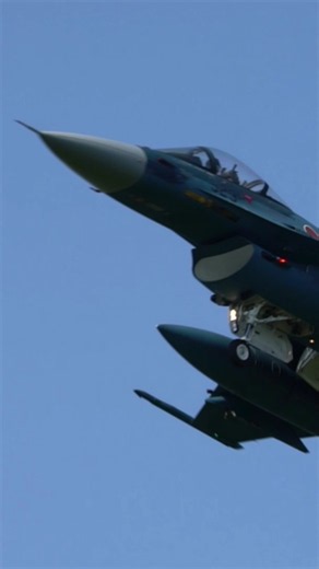 MHI F-2 A Fighter aircraft landing approach JASDF Gifu Air Base.