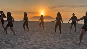 10K views · 115 reactions |  Así es el espectacular vídeo de la bailarina algecireña Nai Auzmendi, que interpreta junto a sus alumnas una coreografía de una de las canciones más famosas de Jennifer Lopez. Grabado en la playa de Getares. ¡Impresionante! | Área Campo de Gibraltar | Facebook