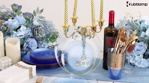 Rubtlamp 100 Pcs Blue Plastic Plates,10 inch Clear Blue Dinner Plates with Gold Rim, Hammered Fancy Dinner Platos, Heavy Duty Party Plate for Party