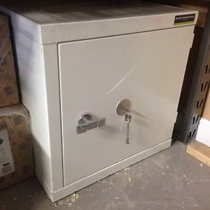 Aylesbury Lock and Key provide a full locksmith service, some of our work is shown in this short video. | Lock & Key Centre